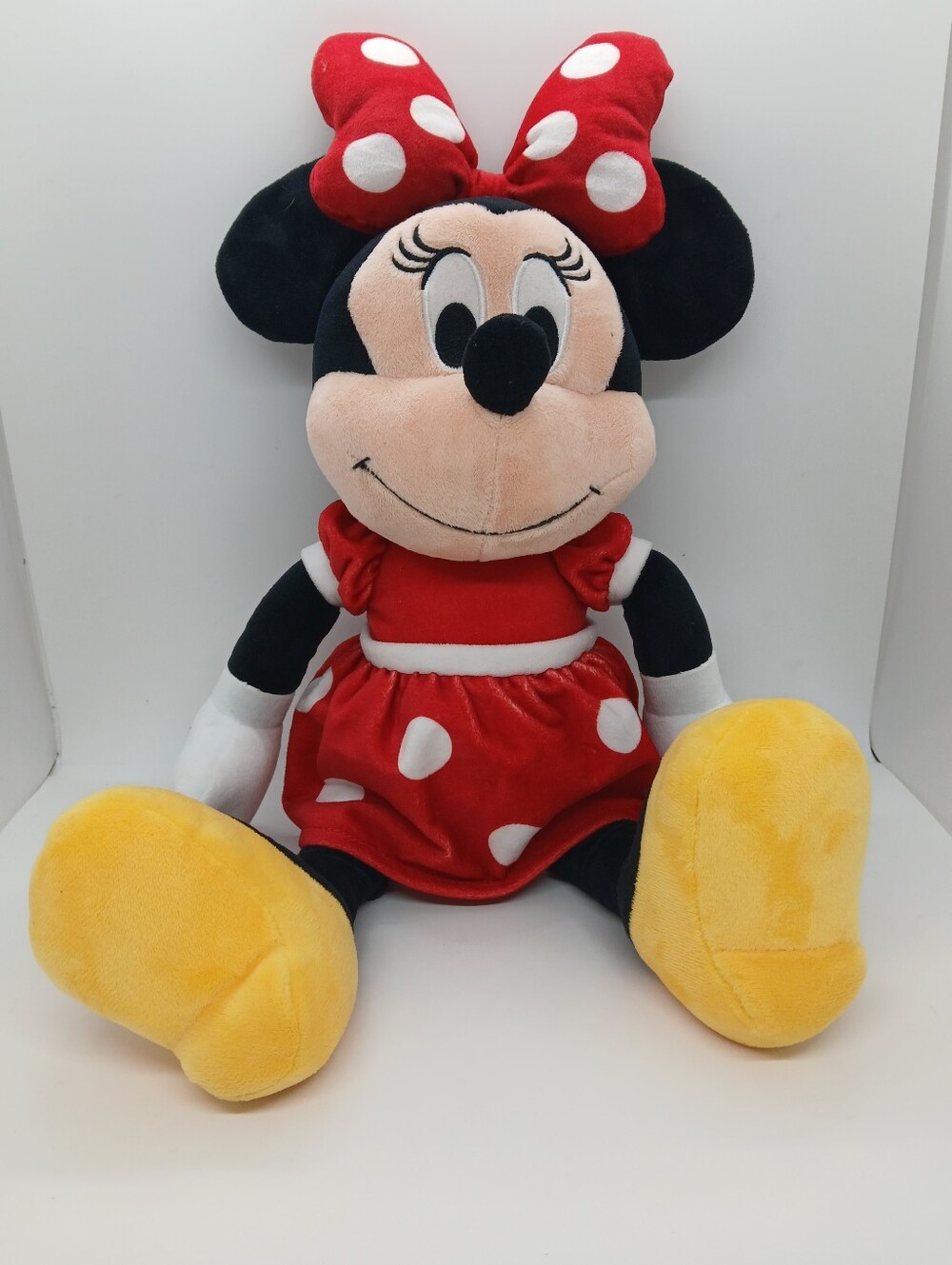 Disney Minnie Mouse 18.5” Plush Toy - Classic Red Dress - Like New